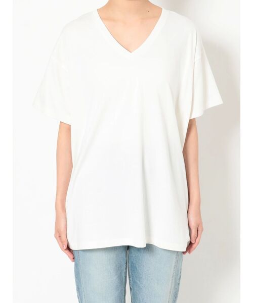 GYDA（ジェイダ）の「STEMY EXPOSE VネックTシャツ（Tシャツ/カットソー・レディース・チャコールグレー/オフホワイト/ピンク・FREE）」の5枚目の写真