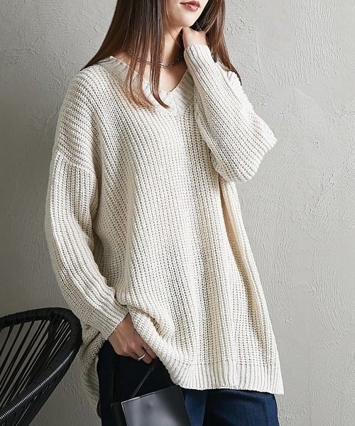 Soiunique（スワユニーク）の「オーバーサイズＶネックリブニット ［Soiunique］（ニット/セーター・レディース・ピンクベージュ/グレイッシュベージュ/ライトグリーン/アイボリー・M）」の2枚目の写真