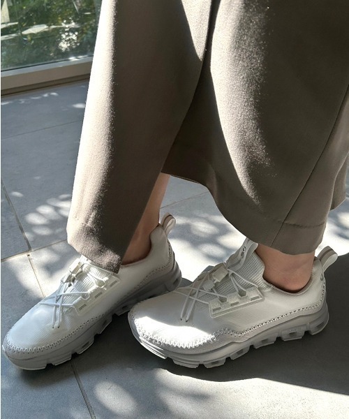 On(オン)の「【emmi×ON】Cloudaway(スニーカー・レディース・ホワイト・23cm/23.5cm/24cm/24.5cm/25cm)」の17枚目の写真