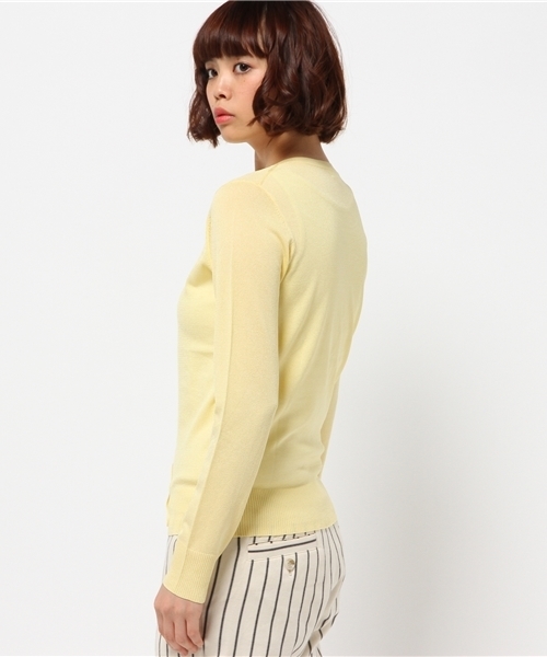 NATURAL BEAUTY BASIC（ナチュラルビューティーベーシック）の「ラウンドネックカーディガン（カーディガン/ボレロ・レディース・グレー/ホワイト/イエロー/ピンク/ネイビー・MEDIUM）」の7枚目の写真