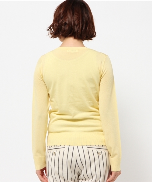 NATURAL BEAUTY BASIC（ナチュラルビューティーベーシック）の「ラウンドネックカーディガン（カーディガン/ボレロ・レディース・グレー/ホワイト/イエロー/ピンク/ネイビー・MEDIUM）」の9枚目の写真