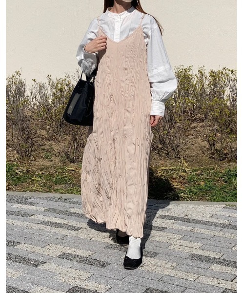ANOTHER S(アナザーエス)の「ワッシャープリーツロング丈キャミワンピース(ワンピース・レディース・ベージュ/ブラック/グリーン/グレー・FREE)」の3枚目の写真