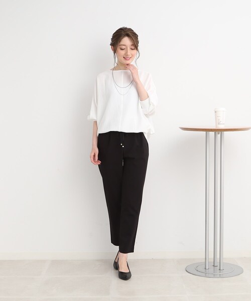 DRESKIP（ドレスキップ）の「◆【接触冷感/ストレッチ】オンにもオフにも 大人きれいなイージーテーパ－ドパンツ（その他パンツ・レディース・ライトブルー/ブラック/カーキ/ベージュ・02/03/04）」の5枚目の写真