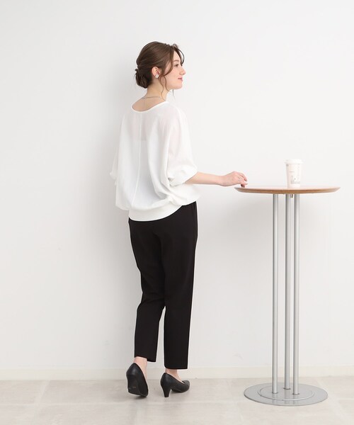 DRESKIP（ドレスキップ）の「◆【接触冷感/ストレッチ】オンにもオフにも 大人きれいなイージーテーパ－ドパンツ（その他パンツ・レディース・ライトブルー/ブラック/カーキ/ベージュ・02/03/04）」の6枚目の写真