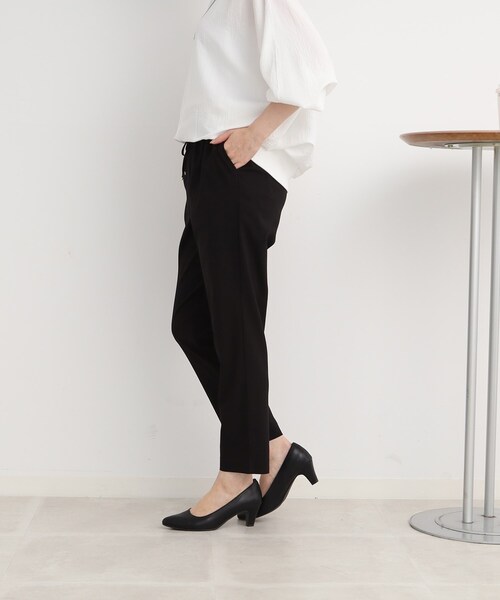 DRESKIP（ドレスキップ）の「◆【接触冷感/ストレッチ】オンにもオフにも 大人きれいなイージーテーパ－ドパンツ（その他パンツ・レディース・ライトブルー/ブラック/カーキ/ベージュ・02/03/04）」の9枚目の写真