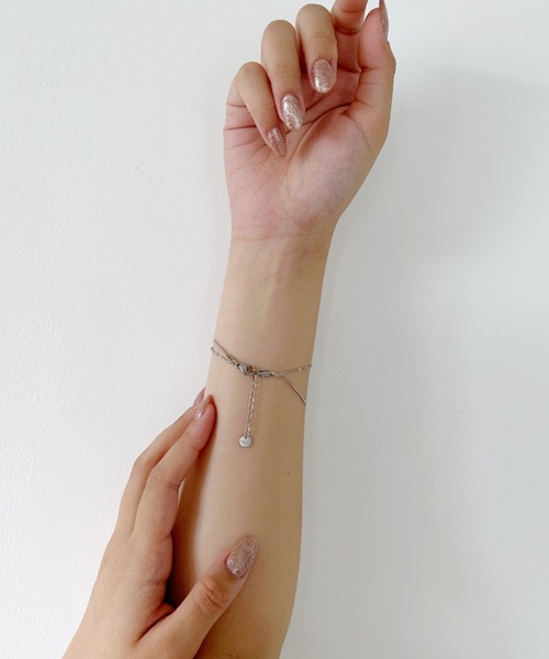 iso（イソ）の「2連ビジューチェーンブレスレット/ステンレス（ブレスレット・レディース・シルバー/ゴールド・FREE）」の7枚目の写真