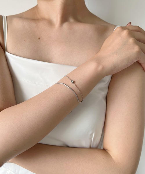 iso（イソ）の「2連ビジューチェーンブレスレット/ステンレス（ブレスレット・レディース・シルバー/ゴールド・FREE）」の4枚目の写真