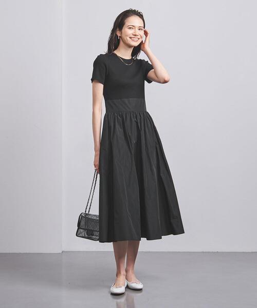 美品　ユナイテッドアローズ　Vネック フィット＆フレア タフタ ワンピース　黒 UNITED ARROWS（ユナイテッドアローズ）の「V ネック フィット＆フレア