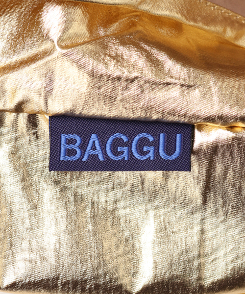 U by SPICK&SPAN（ユーバイスピックアンドスパン）の「【BAGGU/バグゥ】 Standard BAGGU Metallic（ショルダーバッグ・レディース・シルバー/ゴールド・FREE）」の7枚目の写真