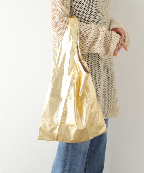 U by SPICK&SPAN（ユーバイスピックアンドスパン）の「【BAGGU/バグゥ】 Standard BAGGU Metallic（ショルダーバッグ・レディース・シルバー/ゴールド・FREE）」の3枚目の写真