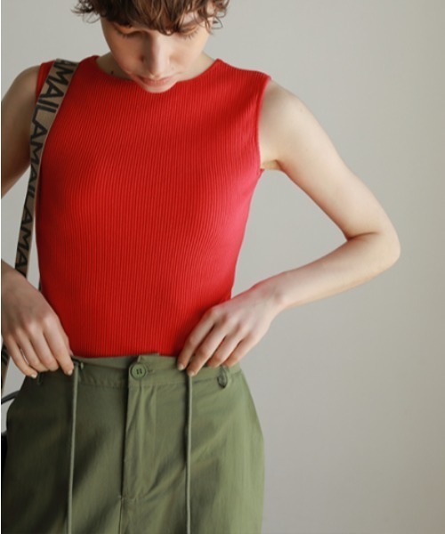 AMAIL（アマイル）の「Back slit pat cloth（タンクトップ・レディース・レッド/ホワイト/ブラック/ブルー・FREE）」の4枚目の写真