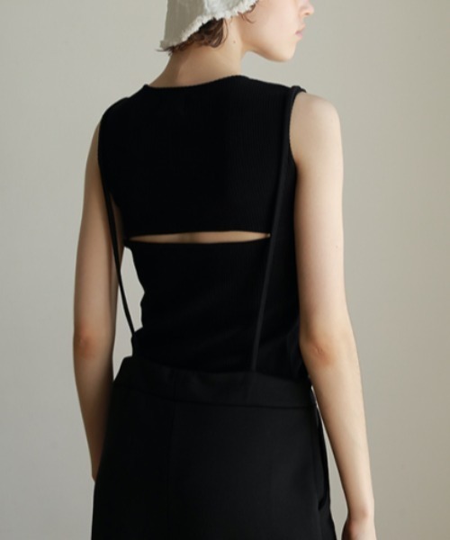 AMAIL（アマイル）の「Back slit pat cloth（タンクトップ・レディース・レッド/ホワイト/ブラック/ブルー・FREE）」の3枚目の写真