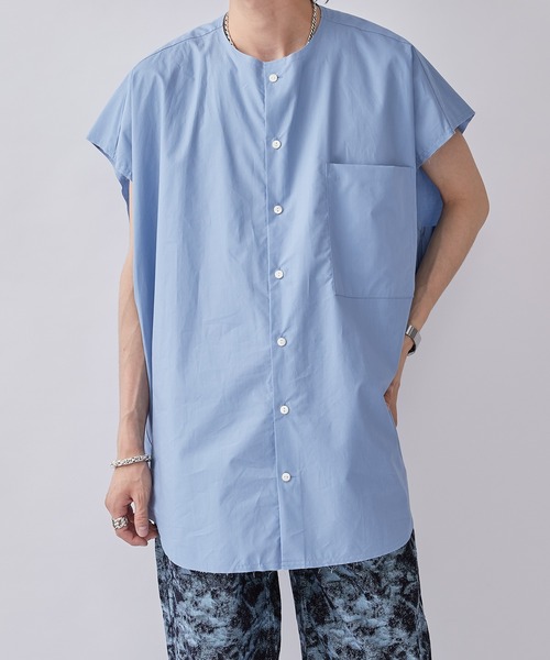 ITTI(イッチ)の「【ITTI × Lui's / イッチ×ルイス】Exclusive デザインノースリーブシャツ(シャツ/ブラウス・メンズ・ブラック/サックスブルー・FREE)」の2枚目の写真