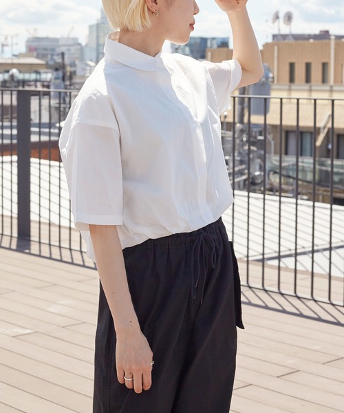 w closet（ダブルクローゼット）の「クロップド半袖シャツ（シャツ/ブラウス・レディース・オフホワイト/ストライプ/チェック・FREE）」の5枚目の写真