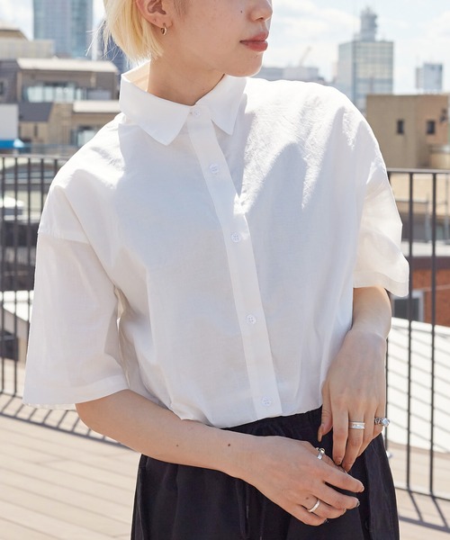 w closet（ダブルクローゼット）の「クロップド半袖シャツ（シャツ/ブラウス・レディース・オフホワイト/ストライプ/チェック・FREE）」の7枚目の写真