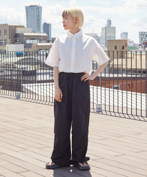 w closet（ダブルクローゼット）の「クロップド半袖シャツ（シャツ/ブラウス・レディース・オフホワイト/ストライプ/チェック・FREE）」の8枚目の写真