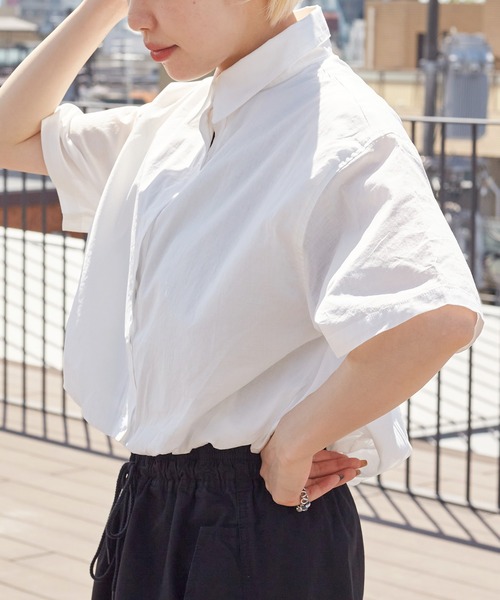 w closet（ダブルクローゼット）の「クロップド半袖シャツ（シャツ/ブラウス・レディース・オフホワイト/ストライプ/チェック・FREE）」の9枚目の写真