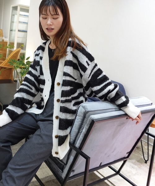 CORNERS（コーナーズ）の「ゼブラカーディガン（カーディガン/ボレロ・レディース・ブラック/ブラウン/モカ・M）」の2枚目の写真