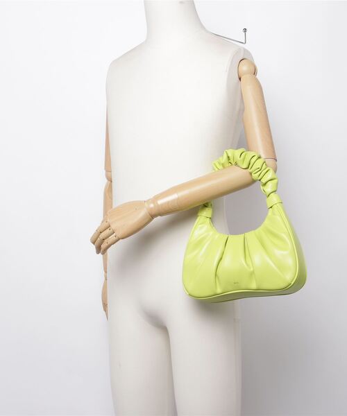 JW PEI（ジェイダブリューペイ）の「JW PEI/Gabbi Ruched Hobo Handbag（ハンドバッグ・レディース・ライム/アイボリー/ライトベージュ・FREE）」の6枚目の写真