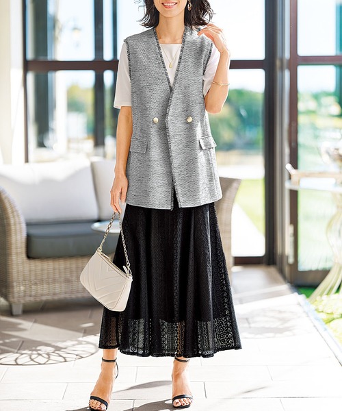 BELLUNA PLUS(ベルーナ)の「レース切替デザインフレアースカート(スカート・レディース・アイボリー/ブラック/ブルー・MEDIUM/LARGE/X-LARGE)」の4枚目の写真