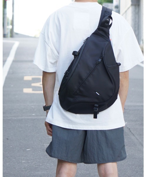 Jayne K/ジェーン・ケー】テックワンショルダーバッグ〈ノートパソコン