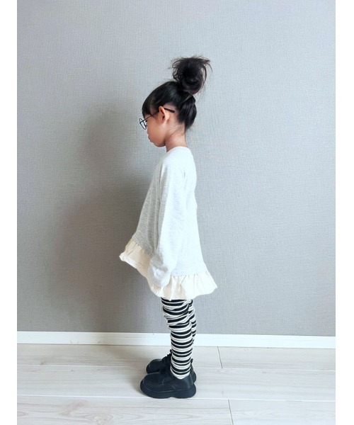 Moujonjon（ムージョンジョン）の「裏毛裾フリル付きトレーナー（スウェット・キッズ・ネイビー/グレー・80/140/120/130/110/100/90）」の13枚目の写真