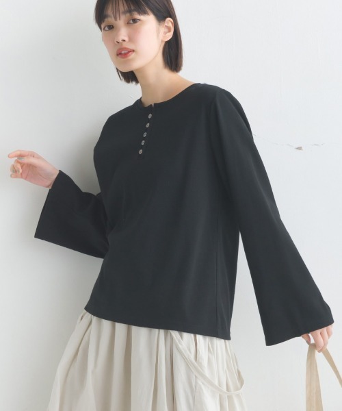 OMNES(オムネス)の「リブワイドスリーブヘンリーネック長袖プルオーバー(Tシャツ/カットソー・レディース・アイボリー/ブルー/オリーブ/ホワイト系その他/ブラック・FREE)」の3枚目の写真
