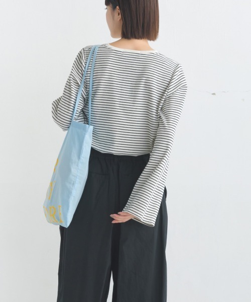 OMNES(オムネス)の「リブワイドスリーブヘンリーネック長袖プルオーバー(Tシャツ/カットソー・レディース・アイボリー/ブルー/オリーブ/ホワイト系その他/ブラック・FREE)」の19枚目の写真