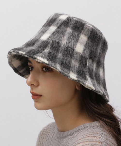 LAKOLE(ラコレ)の「シャギーチェックパネルハット / 974090(ハット・レディース・ブラウン/ブラック・FREE)」の1枚目の写真