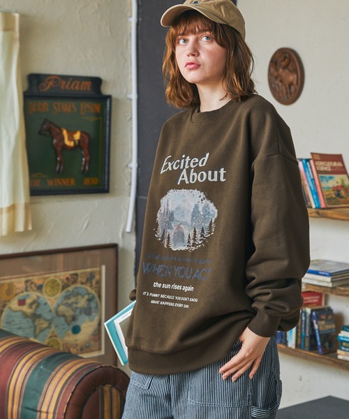 MONO-MART LADY'S（モノマートレディース）の「フォレストグラフィックスーベニアプリントスウェットプルオーバー（スウェット・レディース・ブラック系1/ワイン/オートミール/ネイビー/ブラウン/スミクロ/ベージュ系1・FREE）」の4枚目の写真