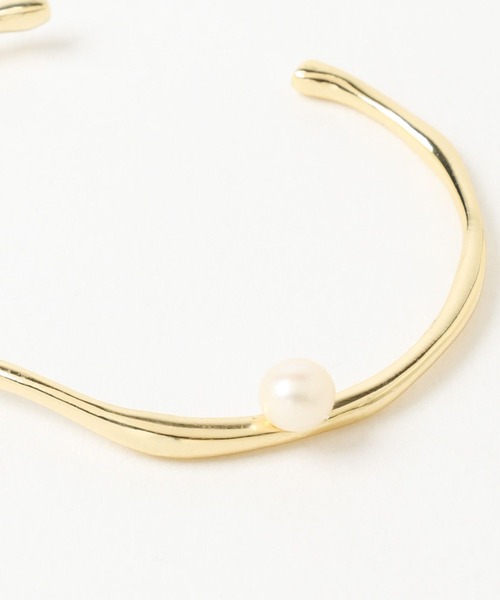 Andemiu（アンデミュウ）の「タンスイパールバングル 988120（バングル/リストバンド・レディース・ゴールド/シルバー・FREE）」の8枚目の写真
