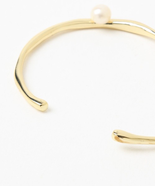 Andemiu（アンデミュウ）の「タンスイパールバングル 988120（バングル/リストバンド・レディース・ゴールド/シルバー・FREE）」の6枚目の写真