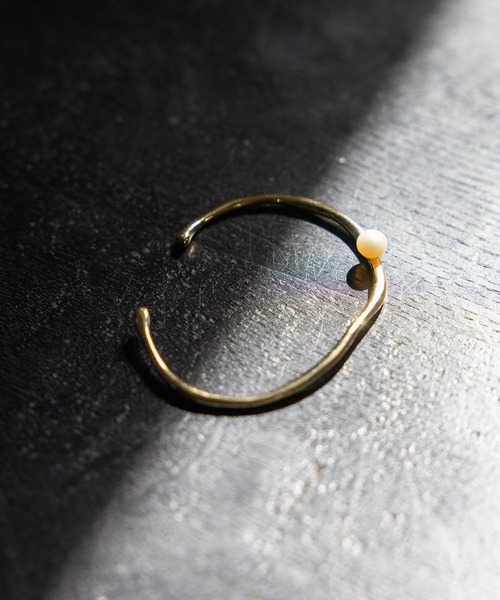 Andemiu（アンデミュウ）の「タンスイパールバングル 988120（バングル/リストバンド・レディース・ゴールド/シルバー・FREE）」の12枚目の写真