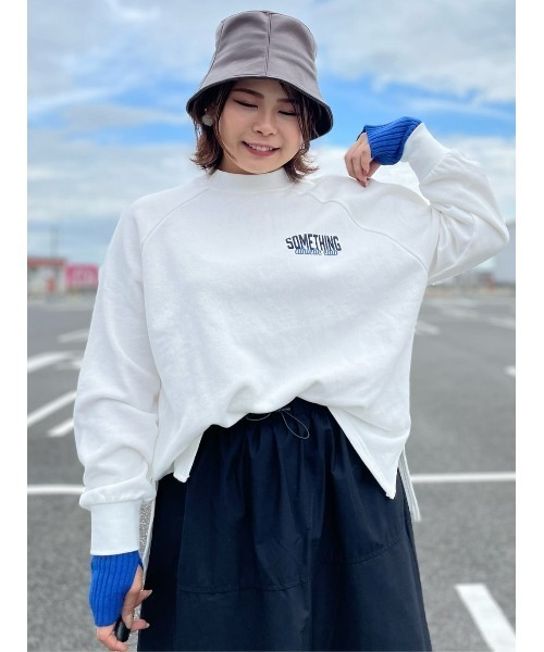 SOMETHING（サムシング）の「【SOMETHING】袖ニットレイヤードスウェット（スウェット・レディース・ホワイト・フリー）」の11枚目の写真
