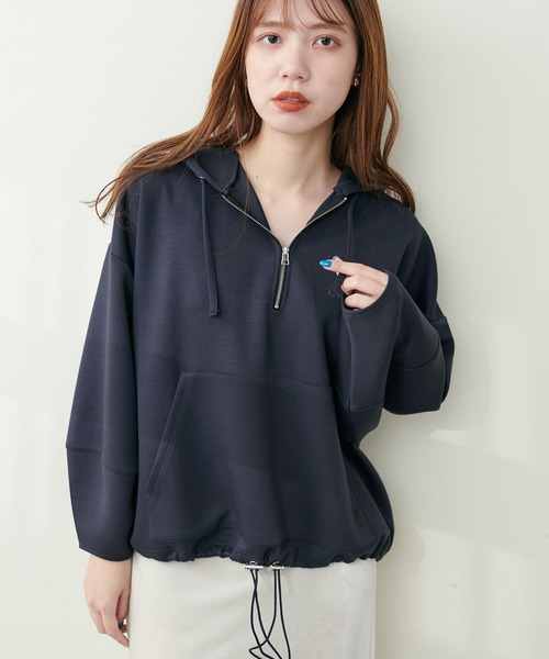 natural couture（ナチュラルクチュール）の「ハーフZIPパーカー（パーカー・レディース・ピンクベージュ/オフホワイト/チャコールグレー・FREE）」の11枚目の写真