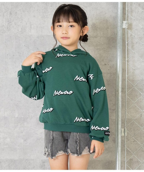 ANAP kids（アナップキッズ）の「英字柄裏毛スウェットパーカー【親子お揃い】（パーカー・キッズ・ブラック/グレー/グリーン・120cm/110cm/130cm）」の4枚目の写真