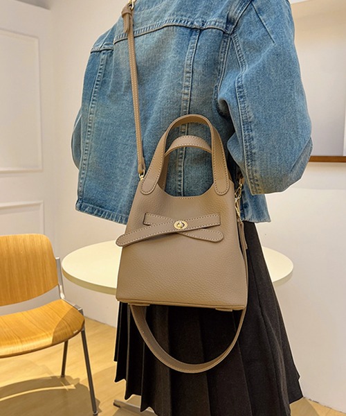 aimoha(アイモハ)の「2WAYハンドバッグ ミニポーチ付き(ショルダーバッグ・レディース・ベージュ/チョコ/ブラック/ブラウン・FREE)」の13枚目の写真