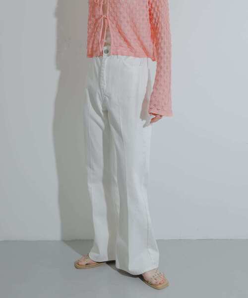 SENSE OF PLACE by URBAN RESEARCH(センスオブプレイスバイアーバンリサーチ)の「センタープレスフレアデニム(デニムパンツ・レディース・オフホワイト/ワンウォッシュ/ライトインディゴブルー・X-SMALL/LARGE/TALL/MEDIUM/SMALL)」の16枚目の写真