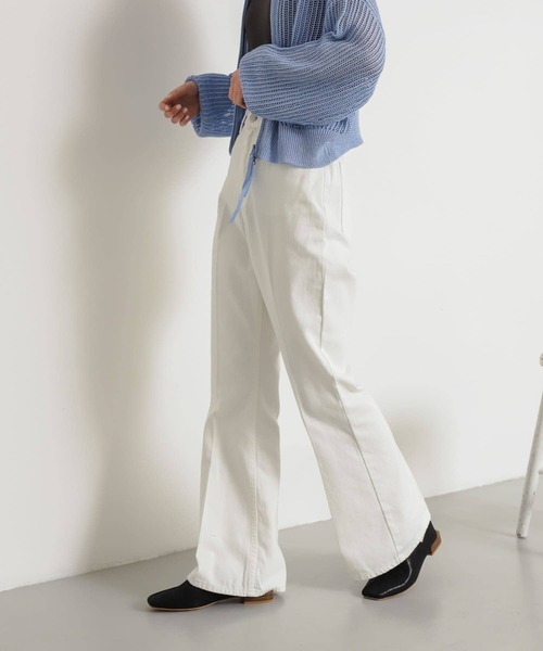 SENSE OF PLACE by URBAN RESEARCH(センスオブプレイスバイアーバンリサーチ)の「センタープレスフレアデニム(デニムパンツ・レディース・オフホワイト/ワンウォッシュ/ライトインディゴブルー・X-SMALL/LARGE/TALL/MEDIUM/SMALL)」の19枚目の写真