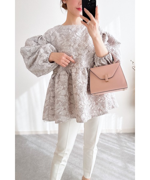 &. NOSTALGIA(アンドドットノスタルジア)の「【ZOZO限定】フラワージャガードブラウス(シャツ/ブラウス・レディース・アイボリー/ライトグレー/ブラック/グレイッシュブルー・M)」の16枚目の写真