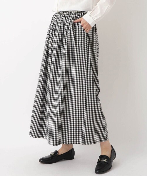one'sterrace(ワンズテラス)の「ウエストタック入り 9分丈 フレア パンツ(その他パンツ・レディース・アイボリー系8/ブラック系8・02)」の1枚目の写真