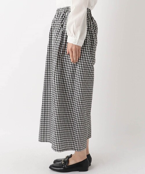 one'sterrace(ワンズテラス)の「ウエストタック入り 9分丈 フレア パンツ(その他パンツ・レディース・アイボリー系8/ブラック系8・02)」の4枚目の写真