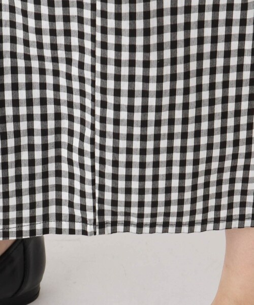 one'sterrace(ワンズテラス)の「ウエストタック入り 9分丈 フレア パンツ(その他パンツ・レディース・アイボリー系8/ブラック系8・02)」の8枚目の写真
