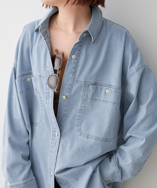 Spick and Span ブリーチデニムルーズシャツ Spick & Span（スピックアンドスパン）の「ブリーチデニムルーズ