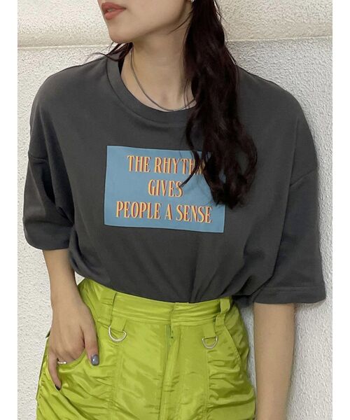 MURUA（ムルーア）の「ボックスプリントTシャツ（Tシャツ/カットソー・レディース・ホワイト/ピンク/ダークグレー・FREE）」の2枚目の写真