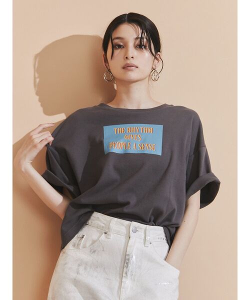 MURUA（ムルーア）の「ボックスプリントTシャツ（Tシャツ/カットソー・レディース・ホワイト/ピンク/ダークグレー・FREE）」の21枚目の写真