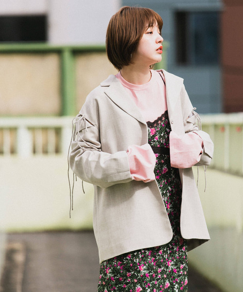 KBF(ケイビーエフ)の「リボンディティールジャケット(テーラードジャケット・レディース・ベージュ系その他/グレー・ONE)」の4枚目の写真