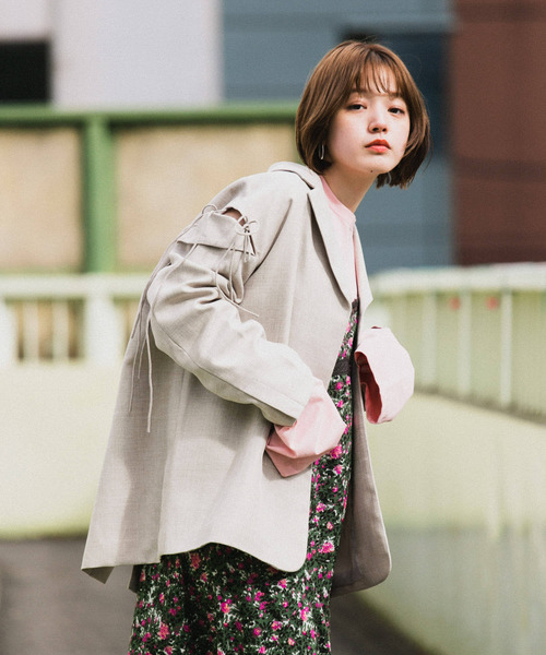 KBF(ケイビーエフ)の「リボンディティールジャケット(テーラードジャケット・レディース・ベージュ系その他/グレー・ONE)」の5枚目の写真