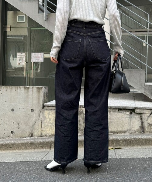 fredy emue（フレディエミュ）の「ウエストアジャストワイドデニムパンツ（デニムパンツ・レディース・ブルー/ネイビー・36/38）」の21枚目の写真