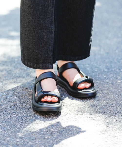 RODE SKO（ロデスコ）の「ストラップパフサンダル（サンダル・レディース・ライトグレー/ブラック・36/37/38）」の5枚目の写真